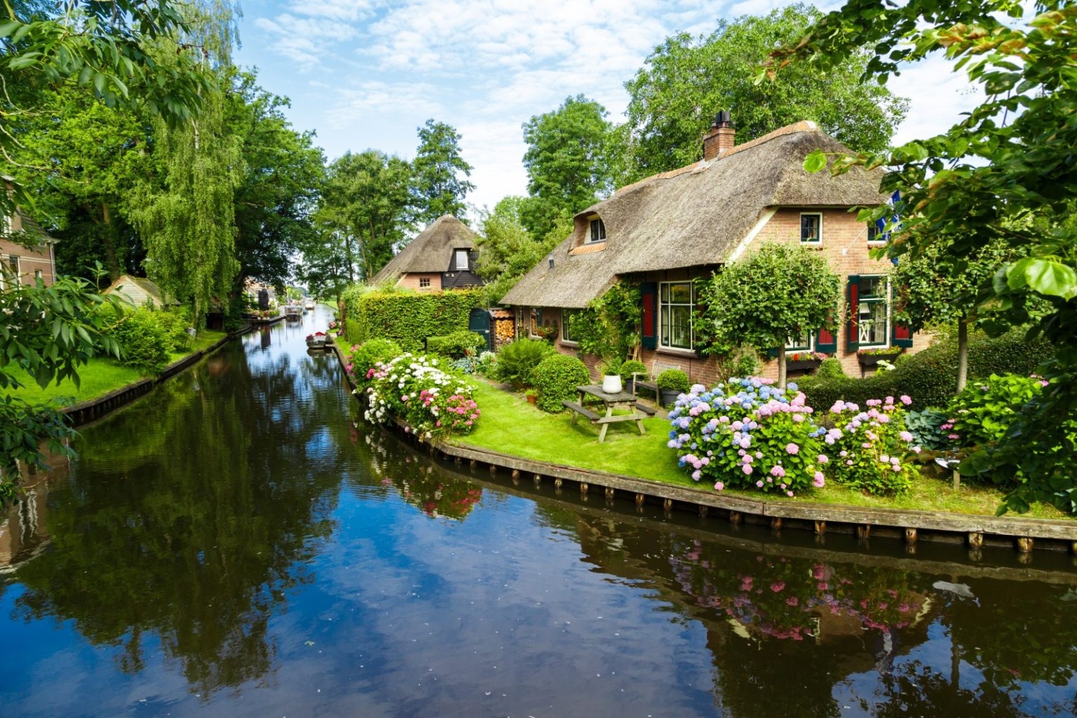Giethoorn City: Das autofreie Dorf für einen unvergesslichen Natururlaub