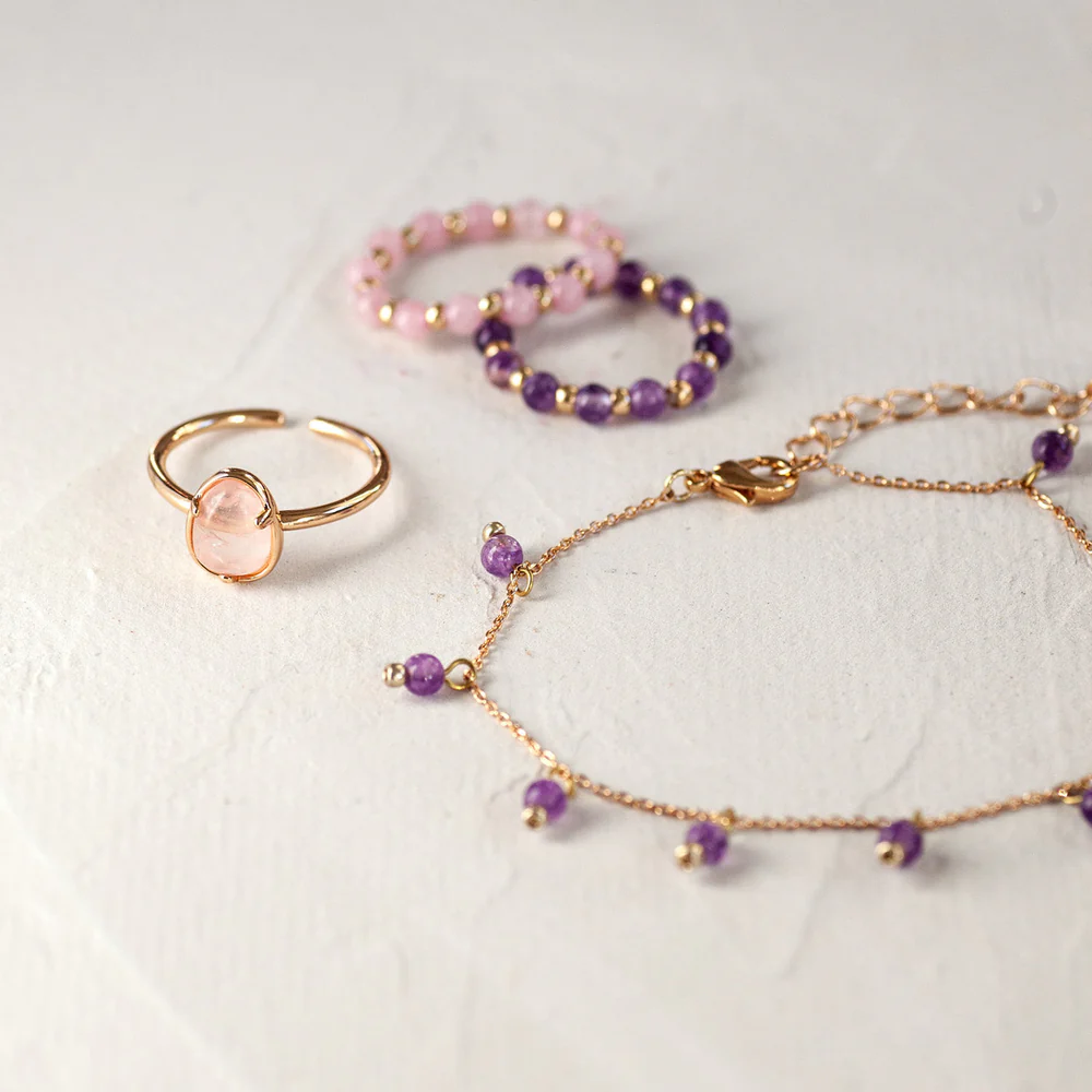 CrystalScents präsentiert: Amethyst Armband – Magie für Seele und Stil